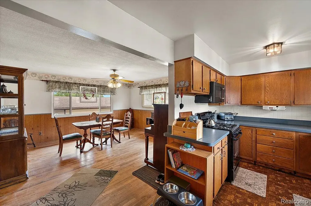 2504 Koper Drive Sterling Heights City MI 48310