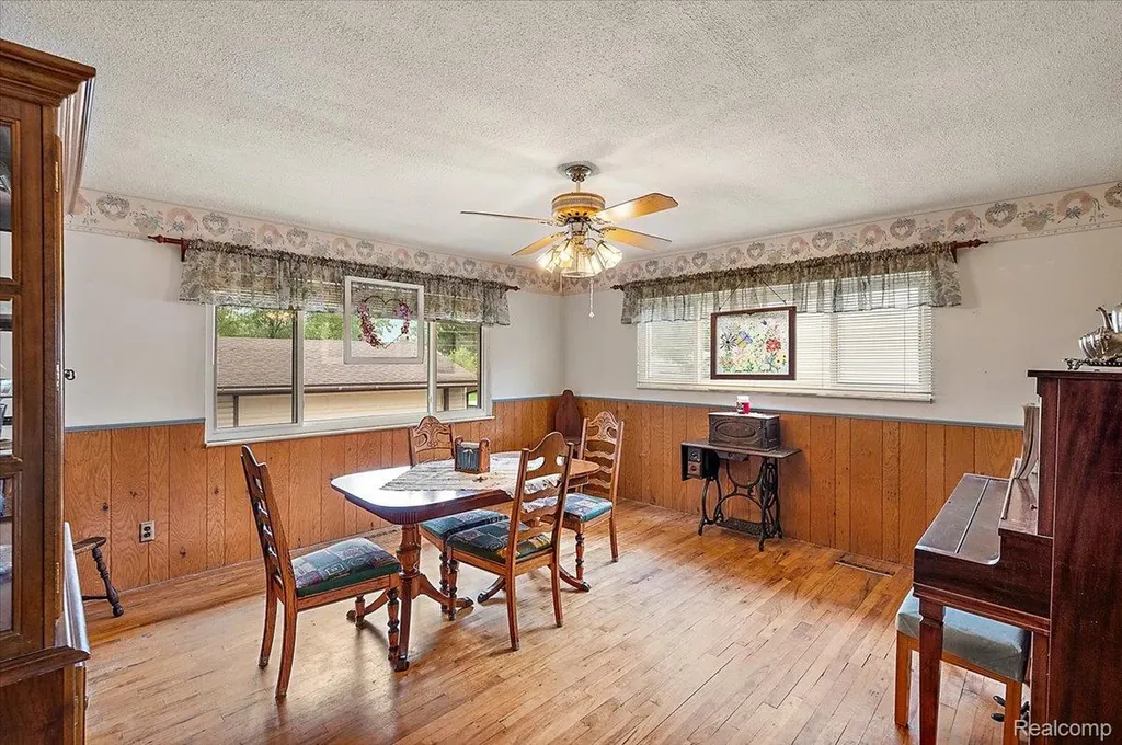 2504 Koper Drive Sterling Heights City MI 48310
