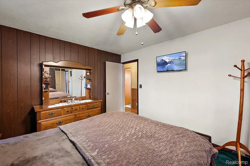 2504 Koper Drive Sterling Heights City MI 48310