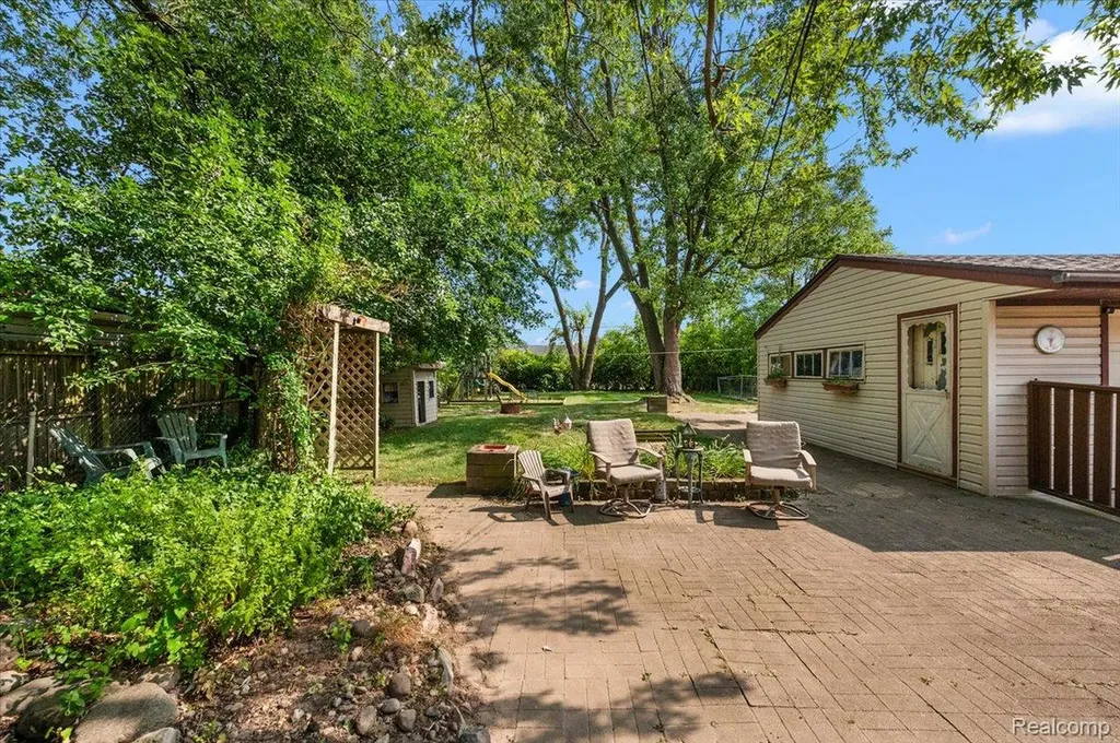 2504 Koper Drive Sterling Heights City MI 48310
