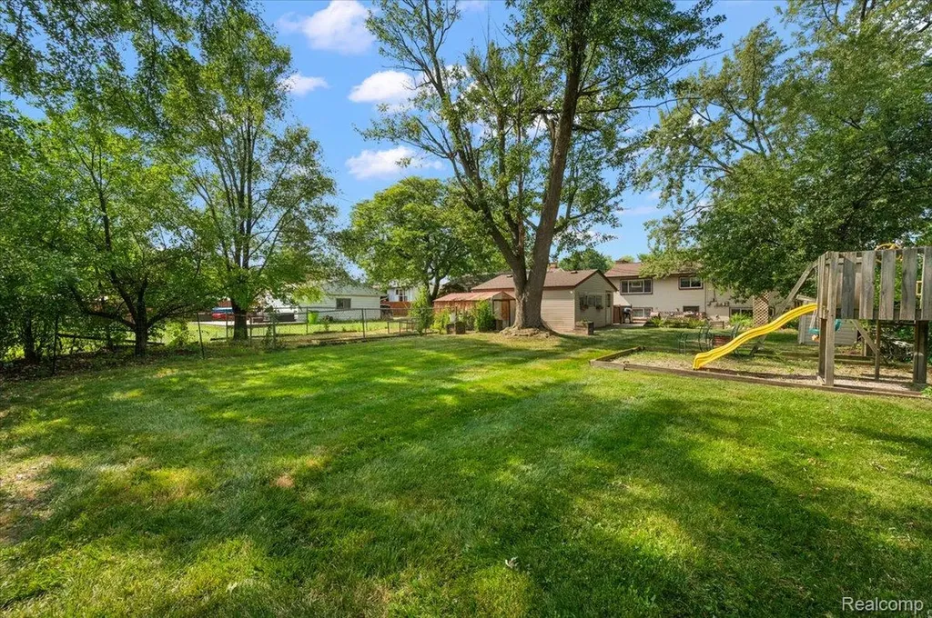 2504 Koper Drive Sterling Heights City MI 48310
