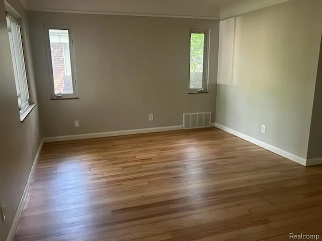 18500 Garfield Redford Charter Township MI 48240