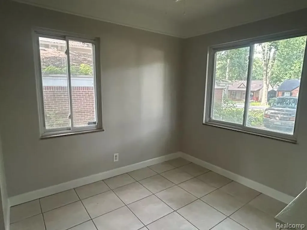 18500 Garfield Redford Charter Township MI 48240