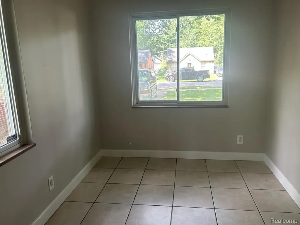 18500 Garfield Redford Charter Township MI 48240