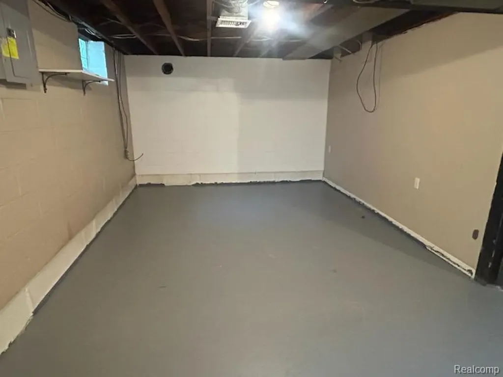 18500 Garfield Redford Charter Township MI 48240