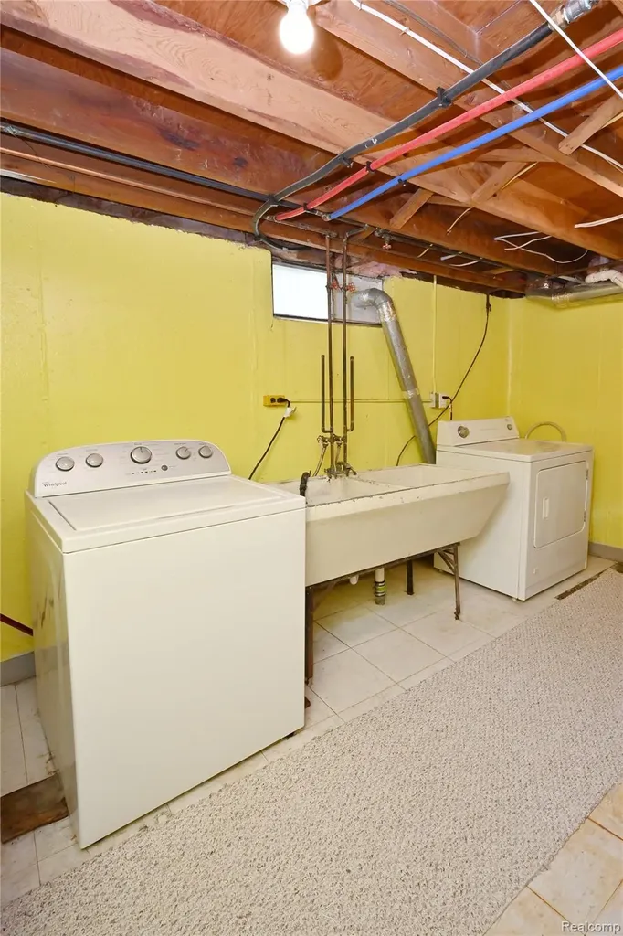 3803 Linwood Avenue Royal Oak City MI 48073