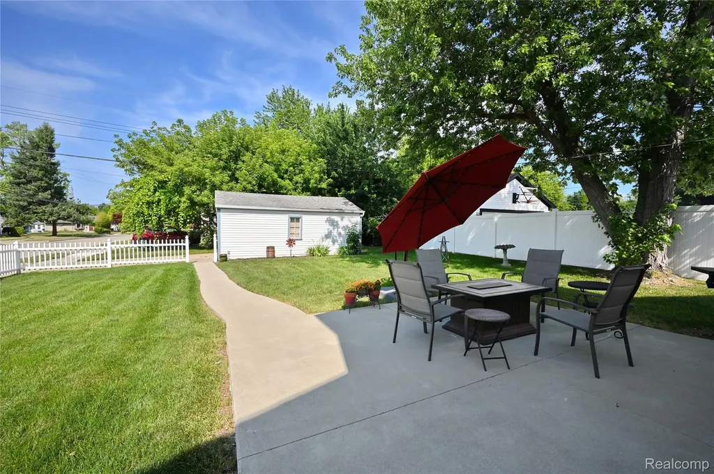 3803 Linwood Avenue Royal Oak City MI 48073