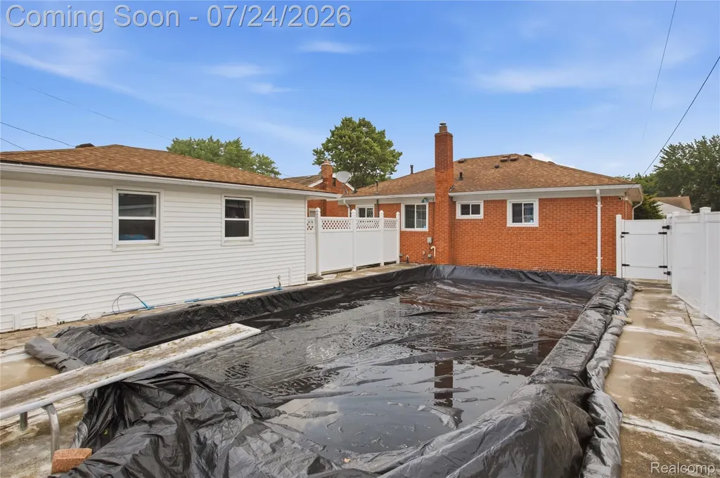 24575 Beck Avenue Eastpointe City MI 48021