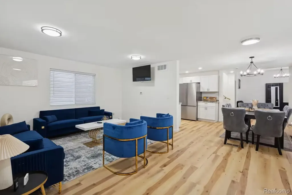 909 N Pine Street Lansing City MI 48906