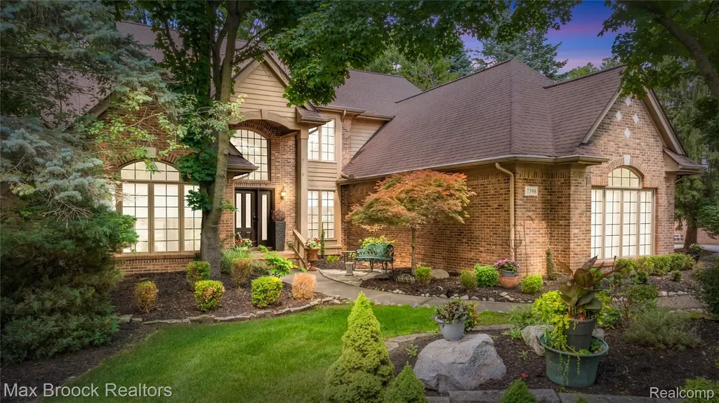 7398 Autumn Hill Drive West Bloomfield Charter Township MI 48323