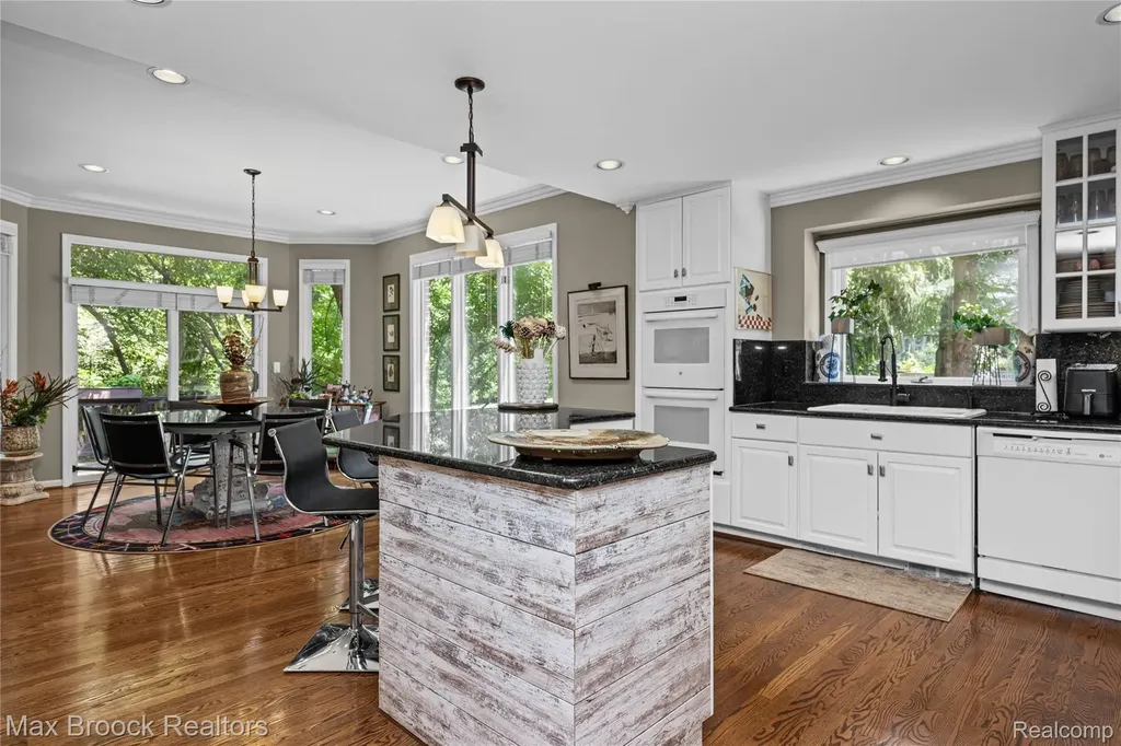 7398 Autumn Hill Drive West Bloomfield Charter Township MI 48323