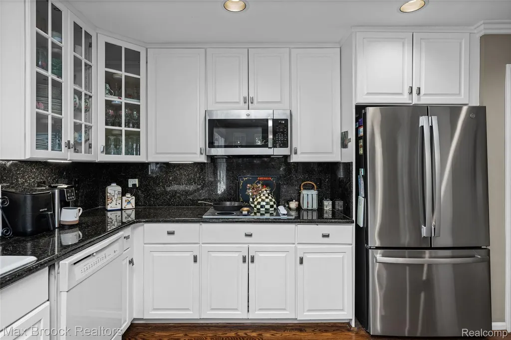 7398 Autumn Hill Drive West Bloomfield Charter Township MI 48323