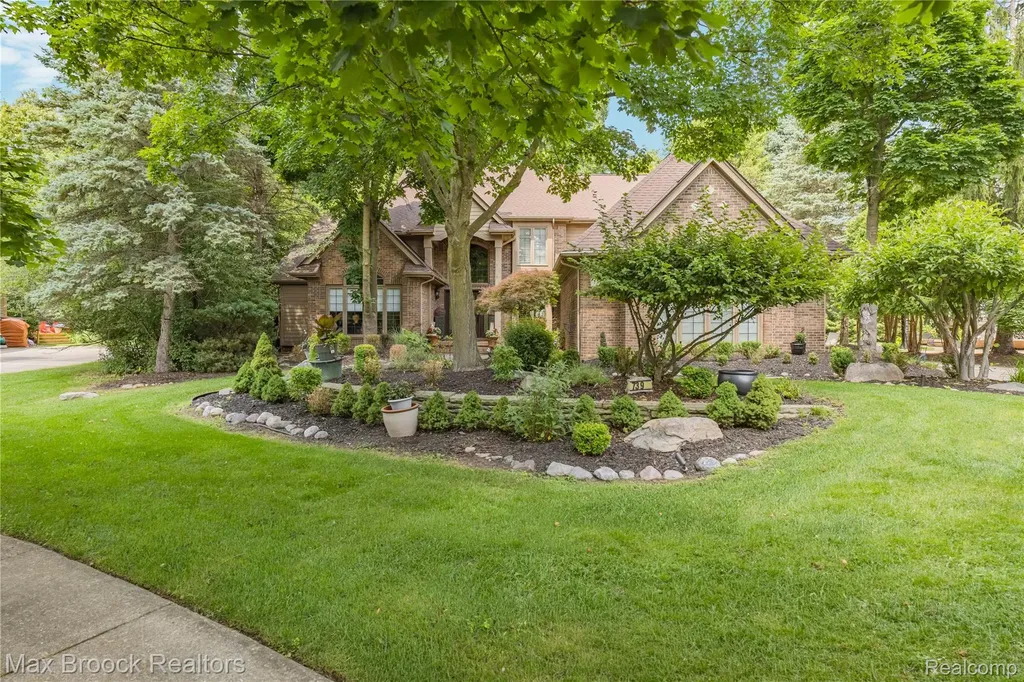 7398 Autumn Hill Drive West Bloomfield Charter Township MI 48323