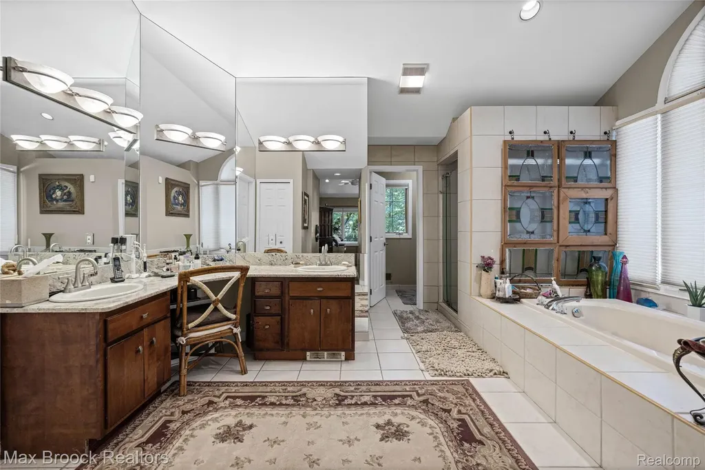 7398 Autumn Hill Drive West Bloomfield Charter Township MI 48323