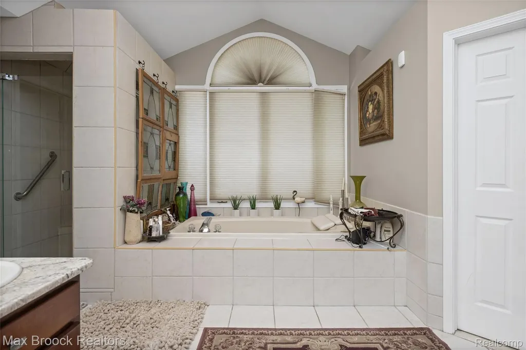 7398 Autumn Hill Drive West Bloomfield Charter Township MI 48323