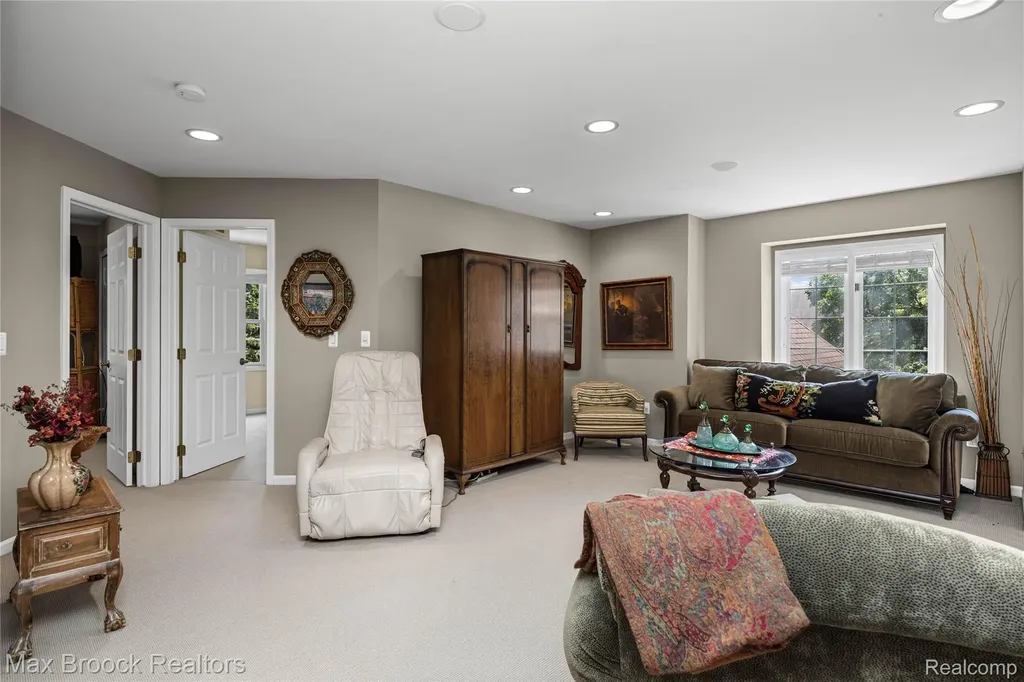 7398 Autumn Hill Drive West Bloomfield Charter Township MI 48323