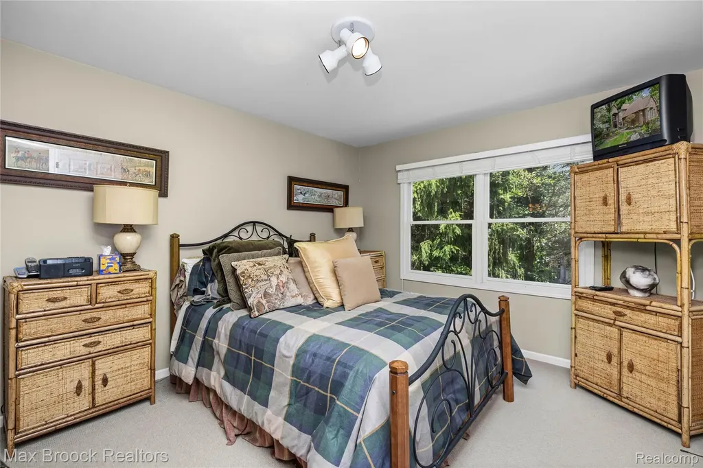 7398 Autumn Hill Drive West Bloomfield Charter Township MI 48323