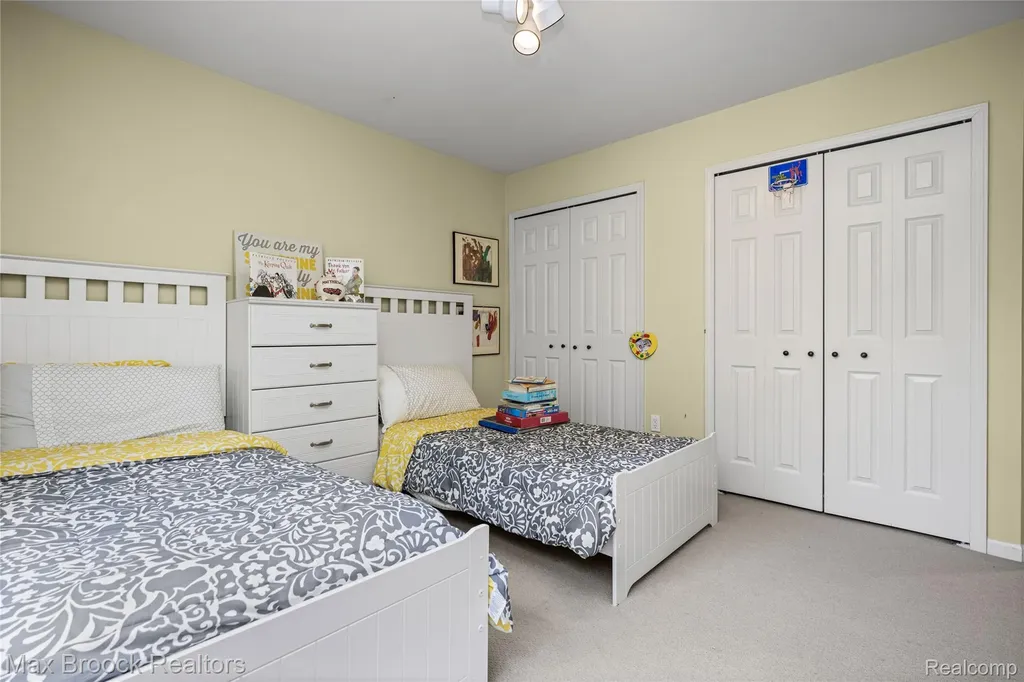 7398 Autumn Hill Drive West Bloomfield Charter Township MI 48323