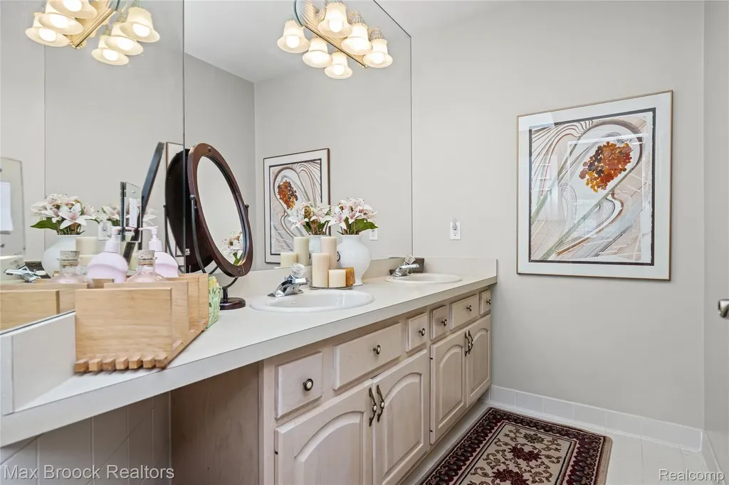 7398 Autumn Hill Drive West Bloomfield Charter Township MI 48323