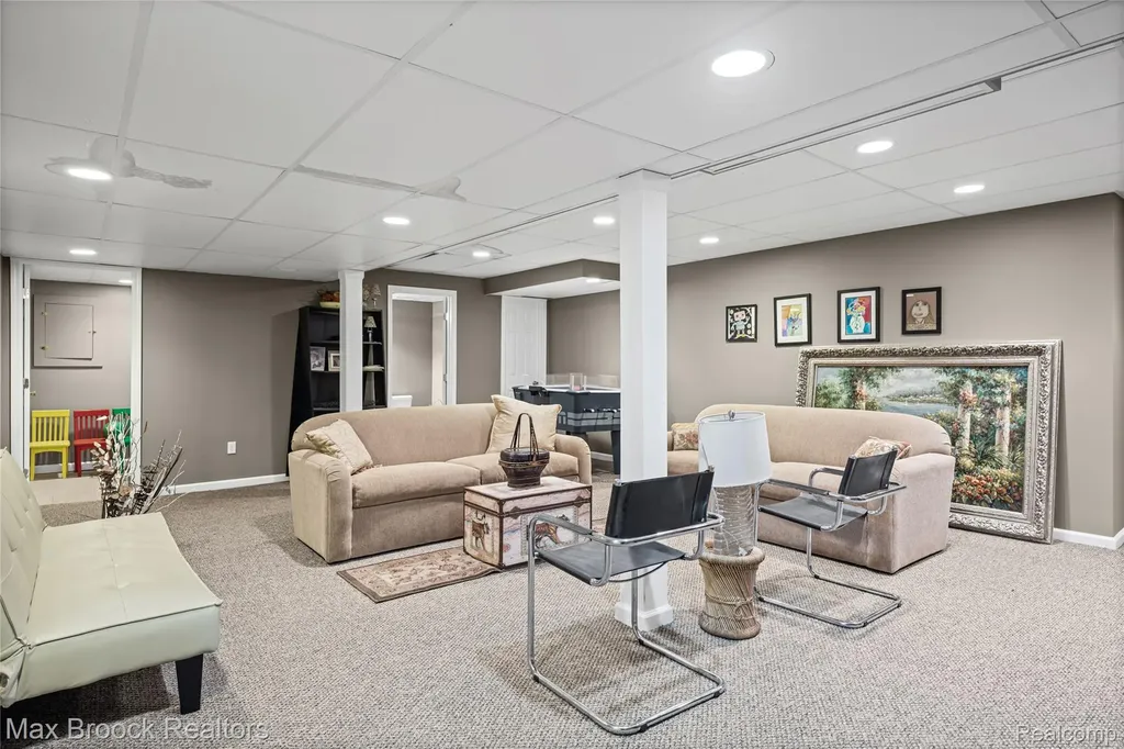 7398 Autumn Hill Drive West Bloomfield Charter Township MI 48323
