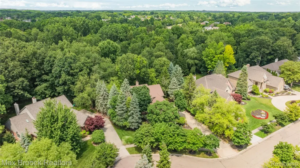 7398 Autumn Hill Drive West Bloomfield Charter Township MI 48323