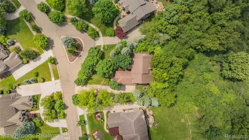 7398 Autumn Hill Drive West Bloomfield Charter Township MI 48323