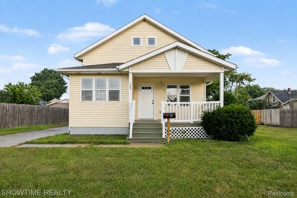 717 Griswold Street Port Huron City MI 48060