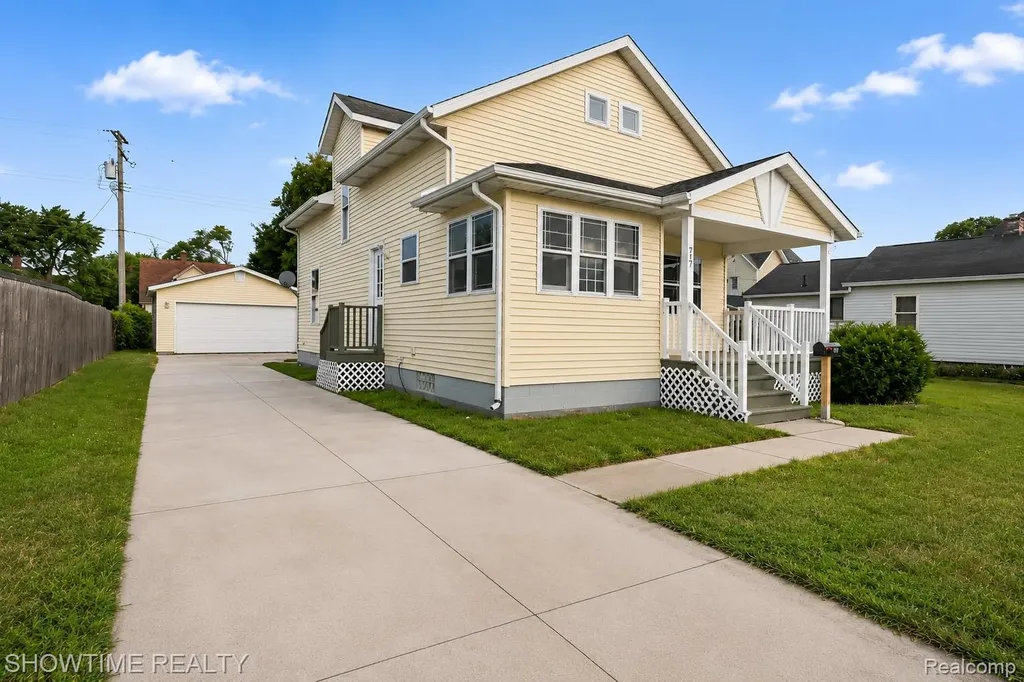 717 Griswold Street Port Huron City MI 48060