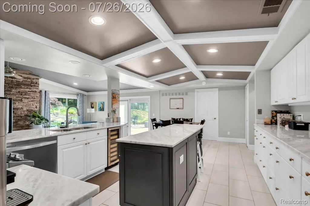 2768 Homewood Drive Troy City MI 48098
