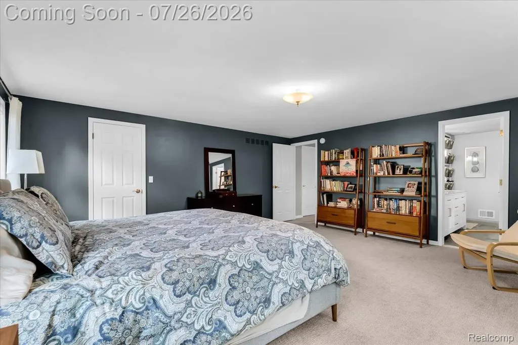 2768 Homewood Drive Troy City MI 48098