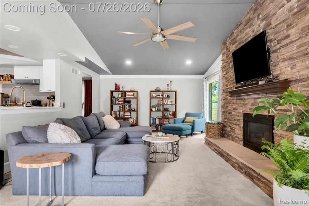 2768 Homewood Drive Troy City MI 48098