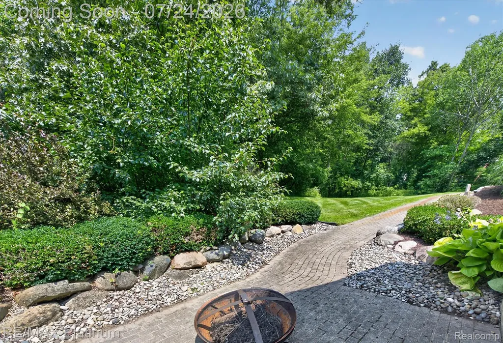 5264 Pinewood Drive Genoa Township MI 48116