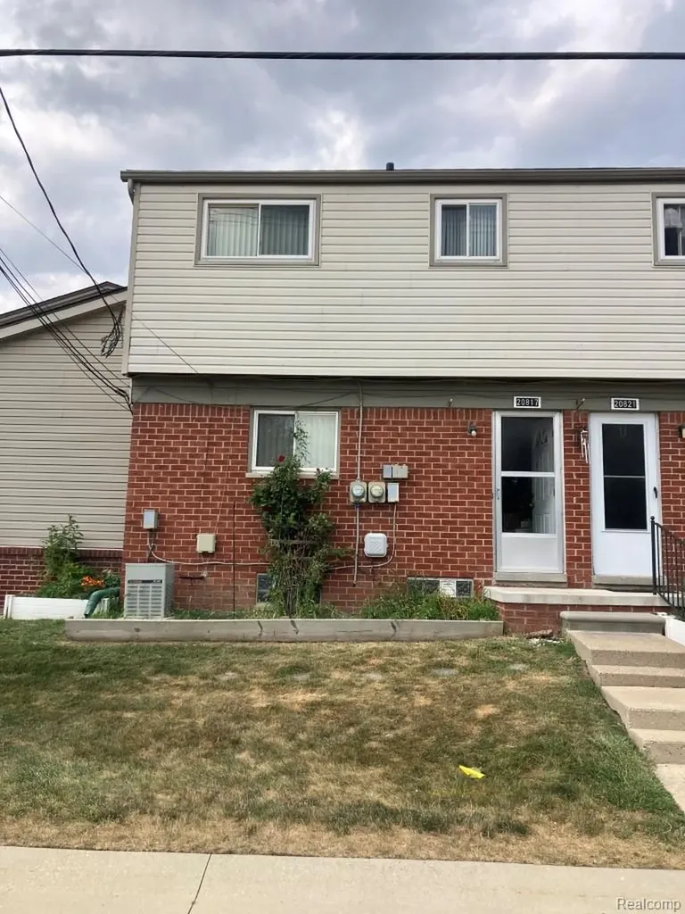 20817 Washington Roseville City MI 48066