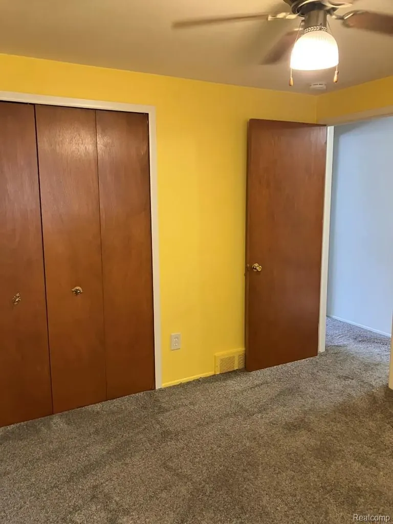 20817 Washington Roseville City MI 48066