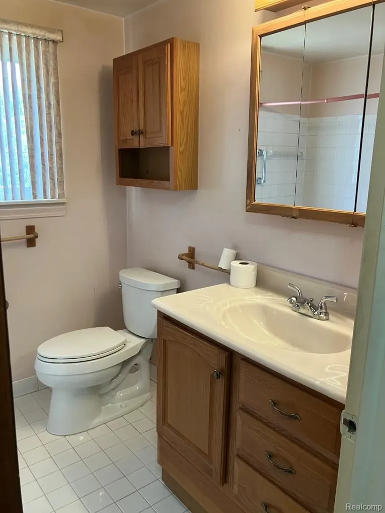 20817 Washington Roseville City MI 48066
