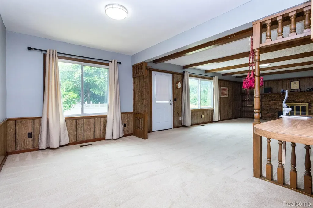 1047 Coolidge Road Lansing City MI 48912