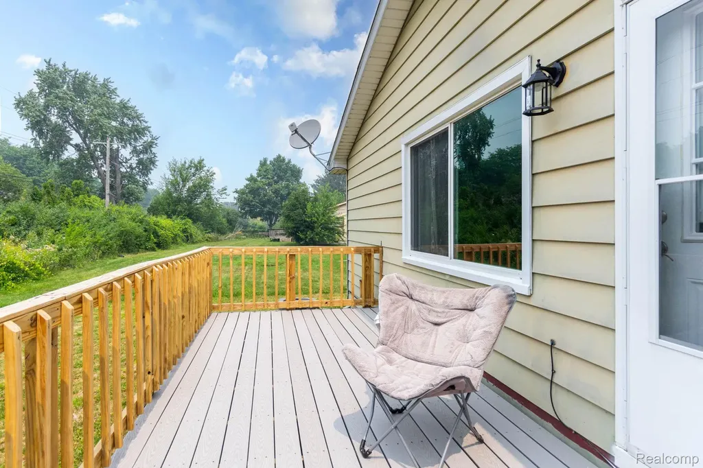 1047 Coolidge Road Lansing City MI 48912