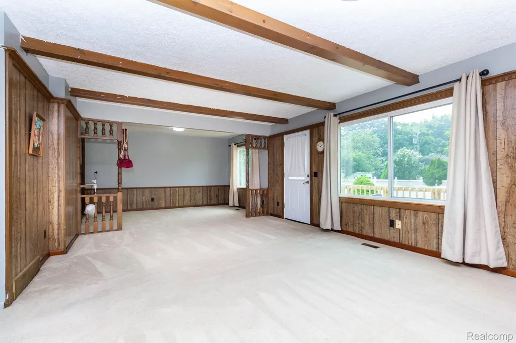 1047 Coolidge Road Lansing City MI 48912