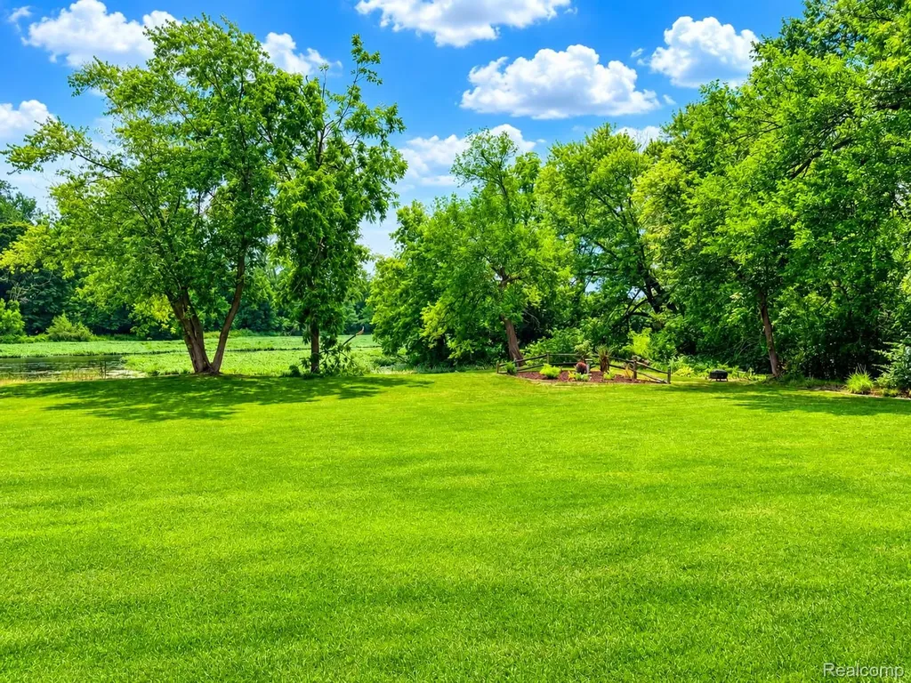 2495 N Custer Road N Frenchtown Township MI 48162