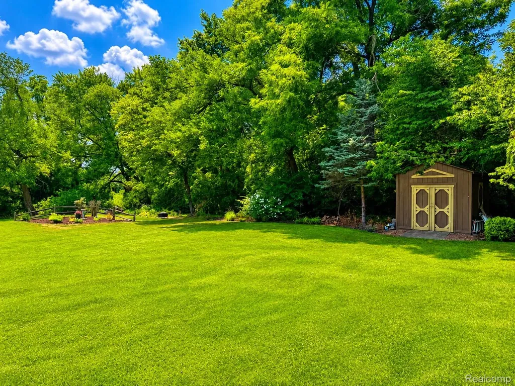 2495 N Custer Road N Frenchtown Township MI 48162