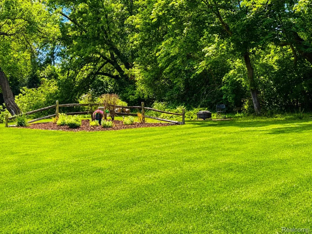 2495 N Custer Road N Frenchtown Township MI 48162