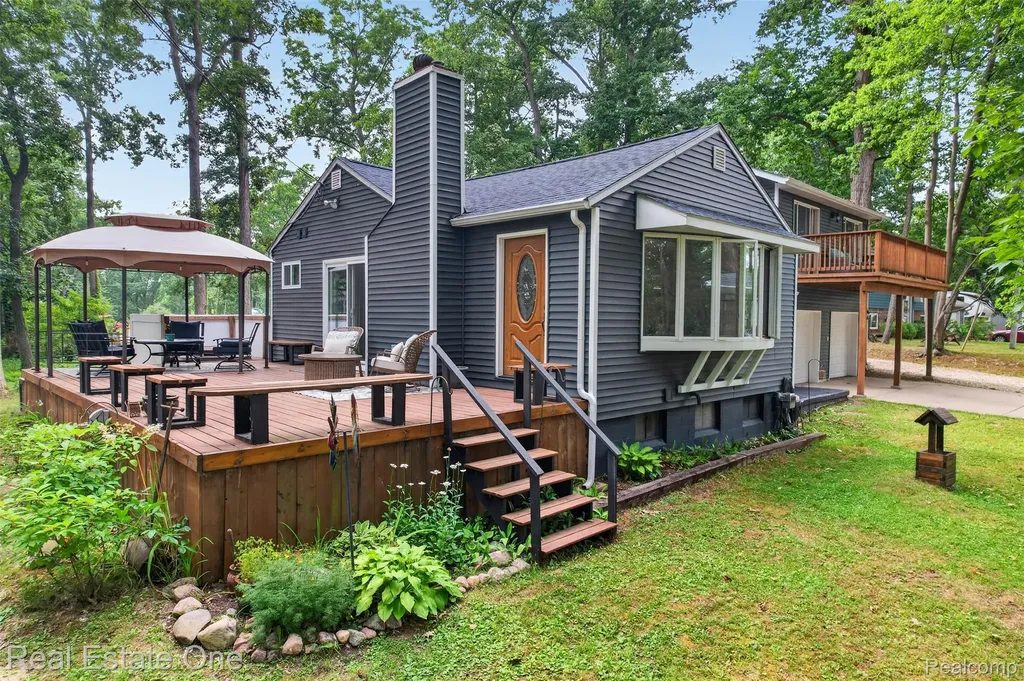2093 Webster Park Drive Genoa Township MI 48843