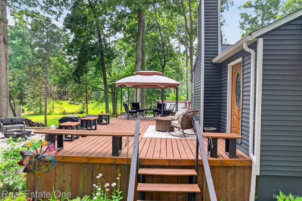 2093 Webster Park Drive Genoa Township MI 48843