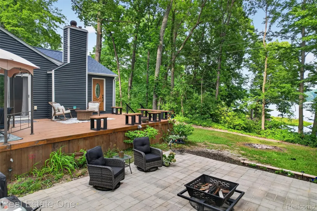 2093 Webster Park Drive Genoa Township MI 48843