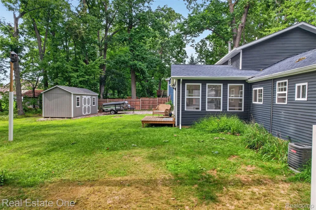 2093 Webster Park Drive Genoa Township MI 48843