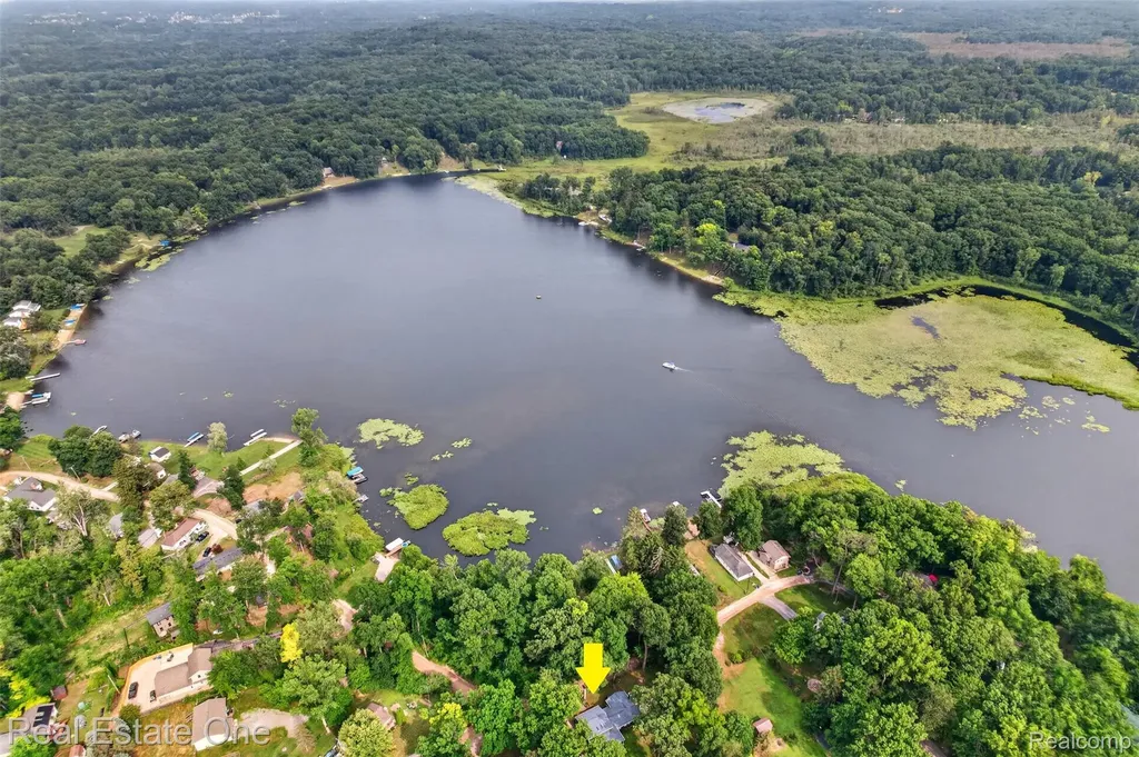 2093 Webster Park Drive Genoa Township MI 48843
