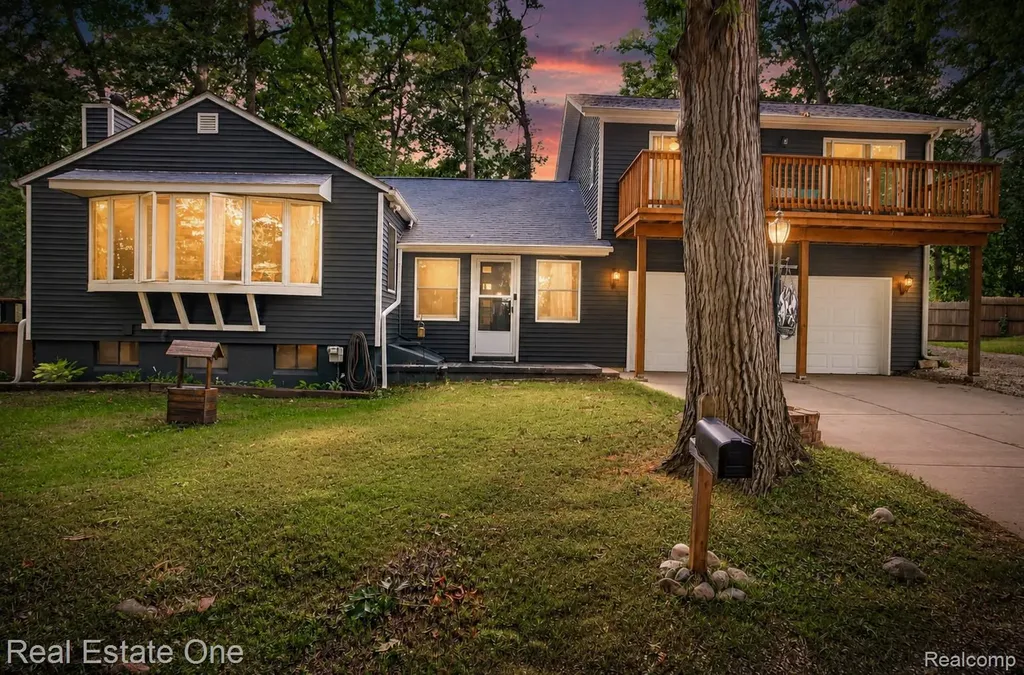 2093 Webster Park Drive Genoa Township MI 48843
