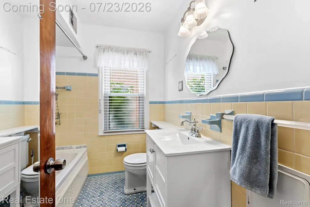 410 Nightingale Street Dearborn City MI 48128