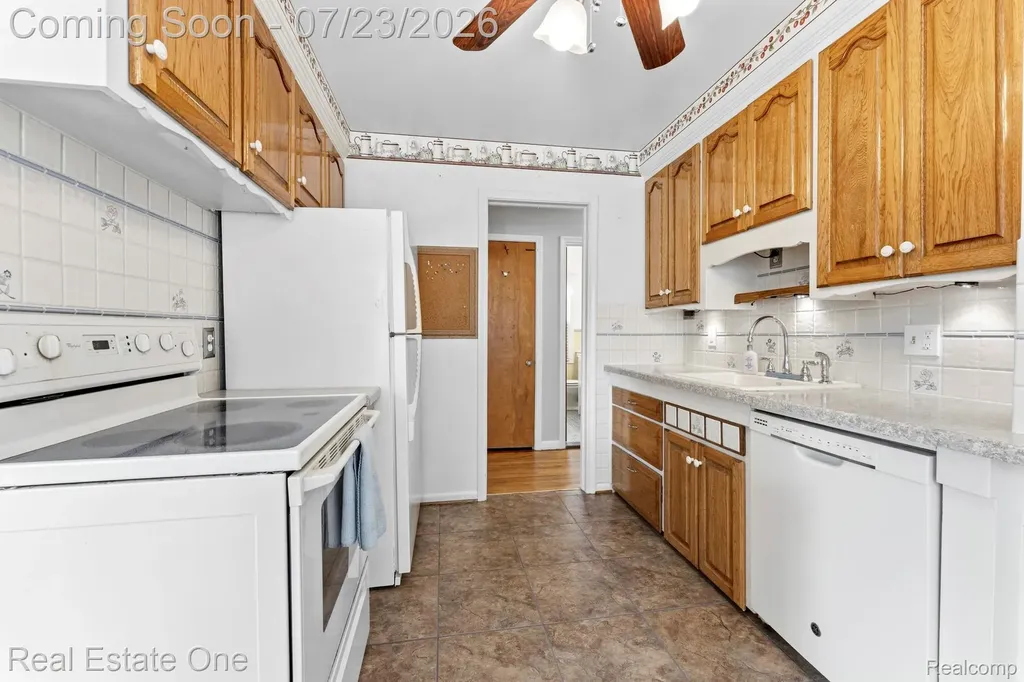 410 Nightingale Street Dearborn City MI 48128