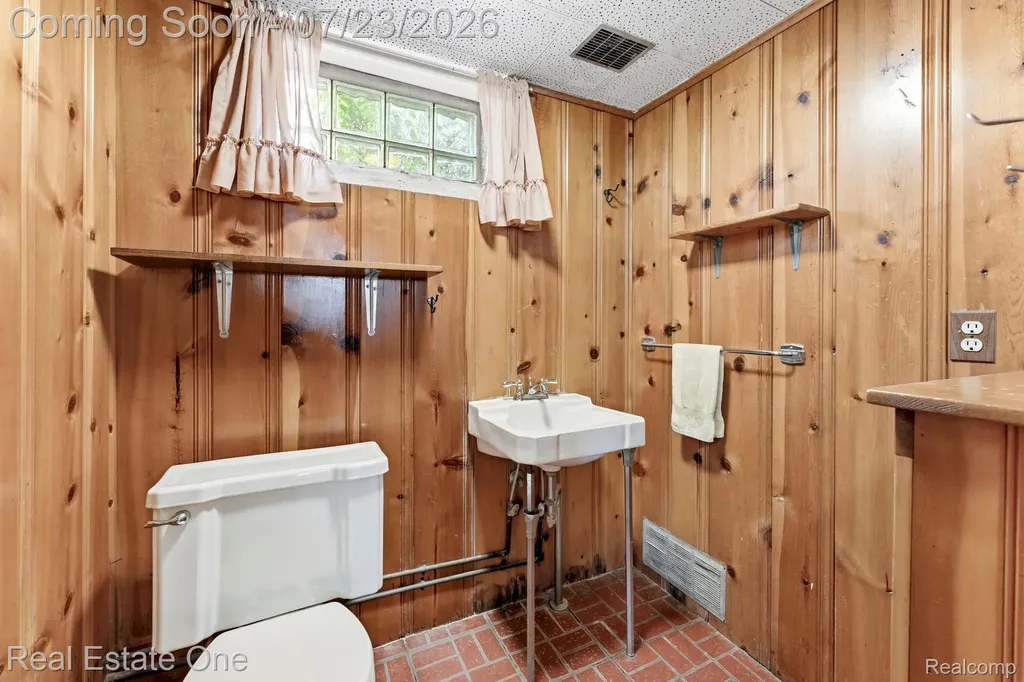 410 Nightingale Street Dearborn City MI 48128